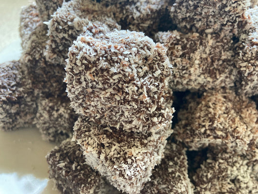 Kokoswürfel mit Sorghummehl – glutenfrei, einfach & lecker!