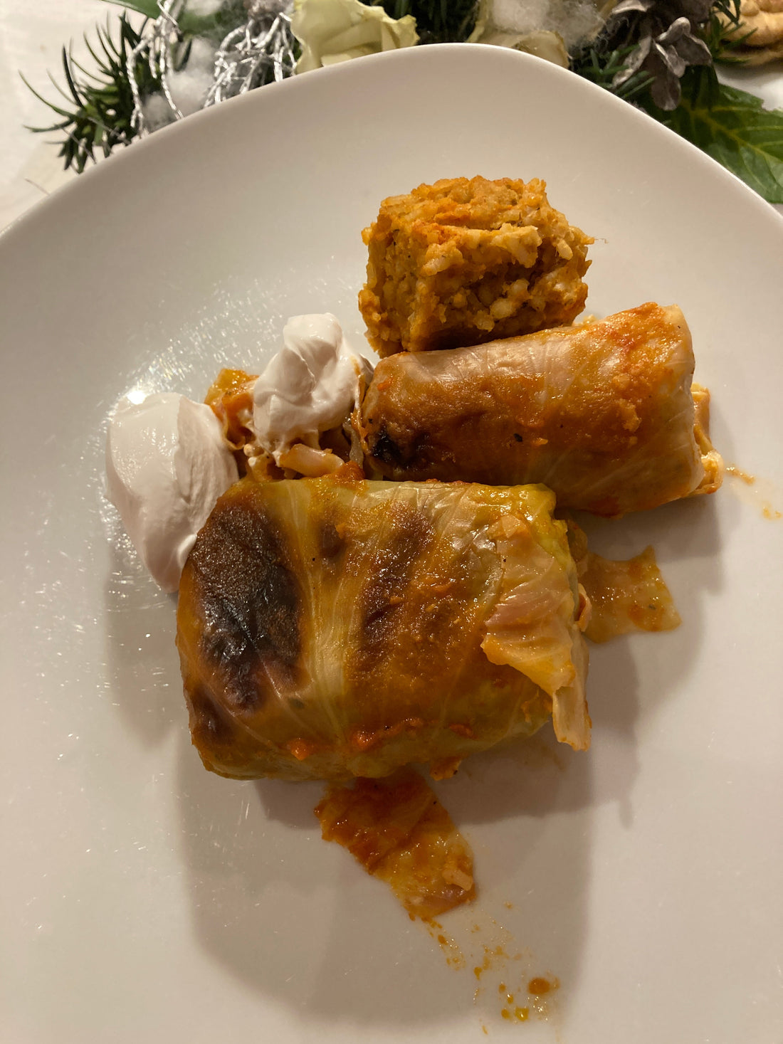 Vegane glutenfreie Krautrouladen mit Sorghumperlen