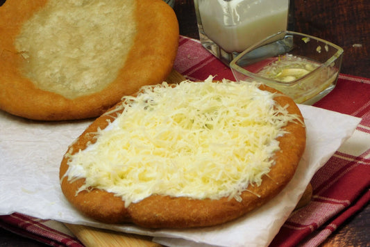 Glutenfreier Lángos (ungarisches Fladenbrot)