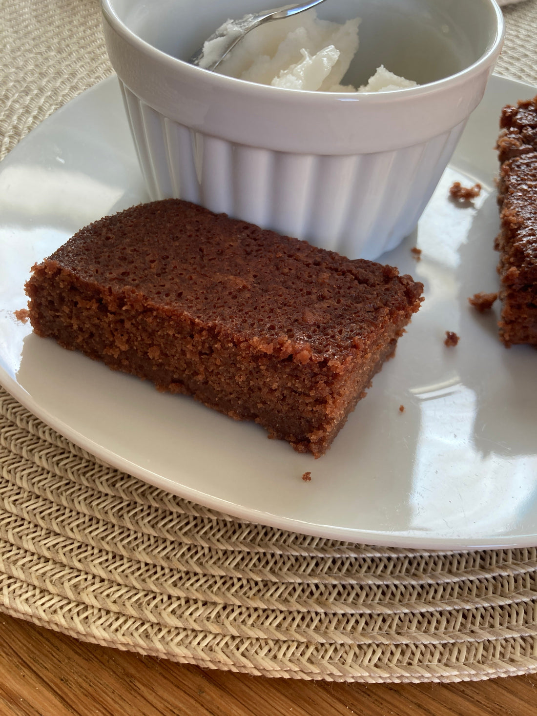 Glutenfreier eifreier Brownie mit Sorghummehl