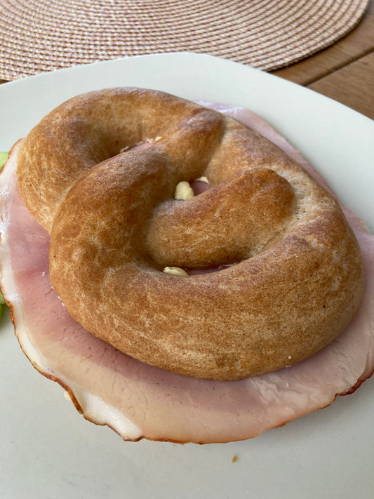Glutenfreie Sauerteig-Laugenbrezeln