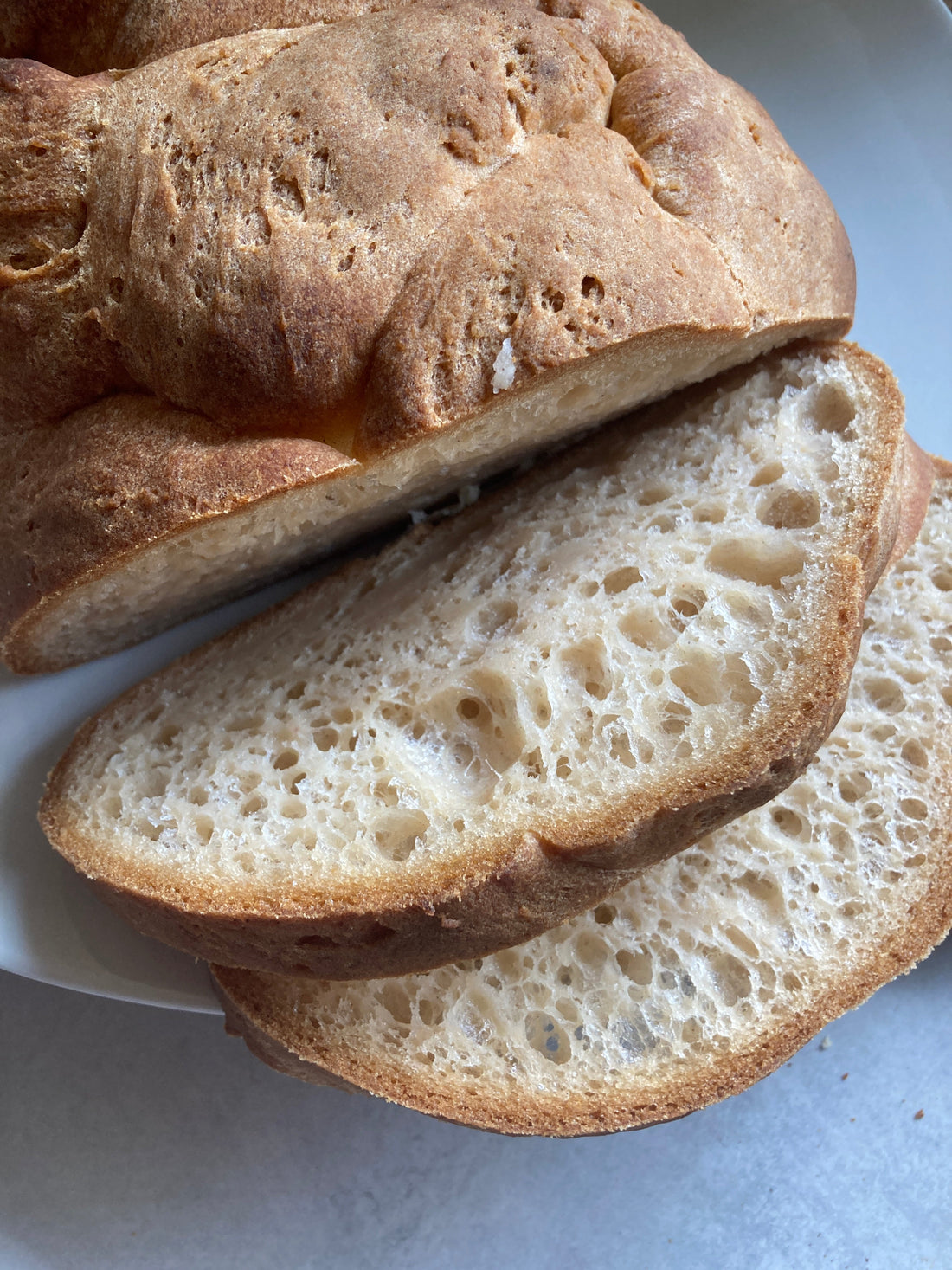 Glutenfreier & eifreier Osterzopf mit Sauerteig (vegan)